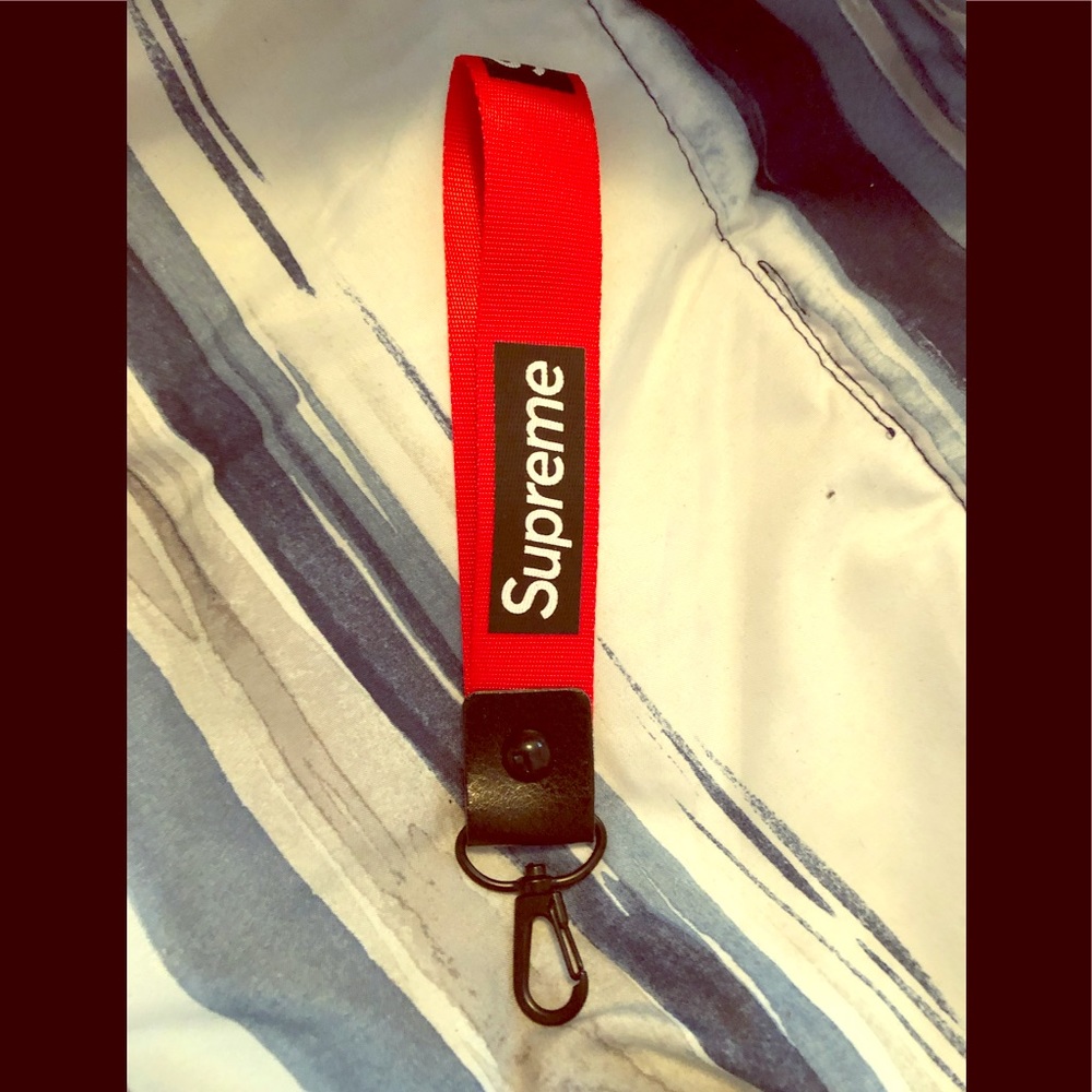 Wrist length lanyard for keys 🔑